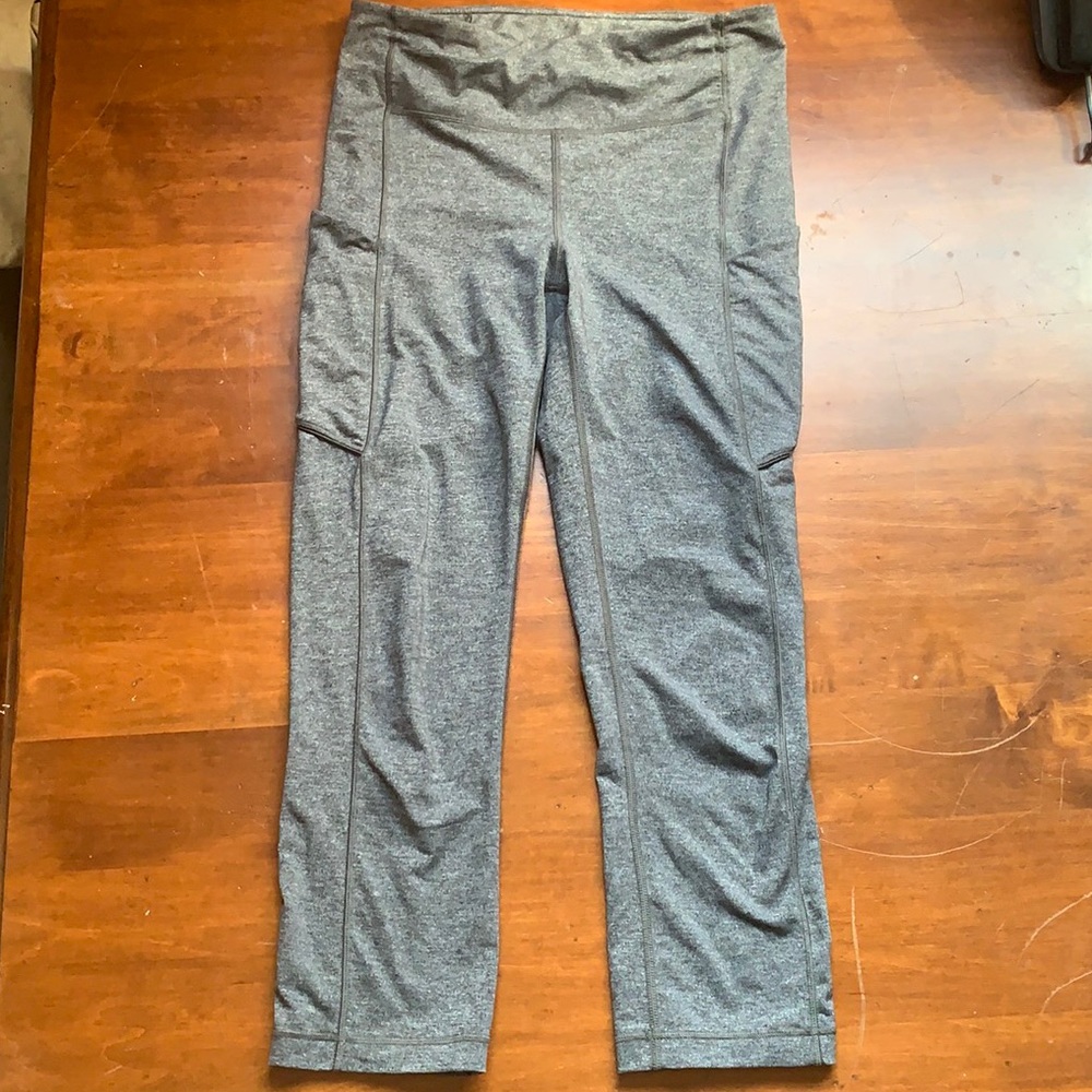 Grey Lululemon Crop leggings